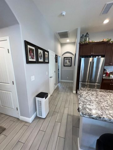 889 Coloma Place, Madera, CA 93637