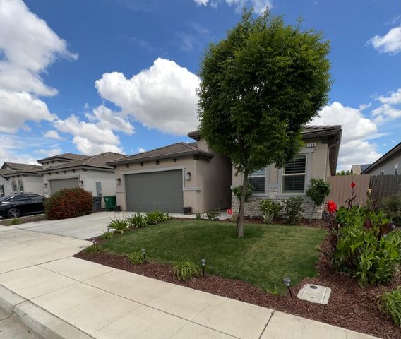 889 Coloma Place, Madera, CA 93637
