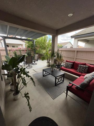 889 Coloma Place, Madera, CA 93637