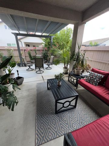 889 Coloma Place, Madera, CA 93637