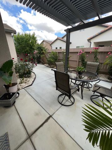 889 Coloma Place, Madera, CA 93637