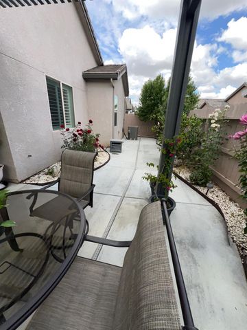 889 Coloma Place, Madera, CA 93637