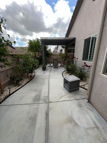 889 Coloma Place, Madera, CA 93637