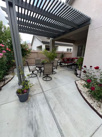 889 Coloma Place, Madera, CA 93637