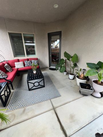 889 Coloma Place, Madera, CA 93637