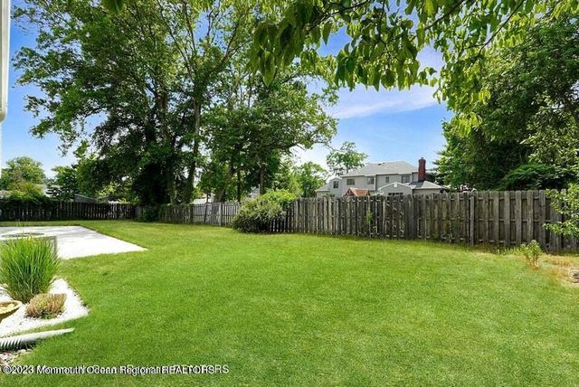 14 Arno Street, Oakhurst, NJ 07755