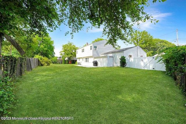 14 Arno Street, Oakhurst, NJ 07755