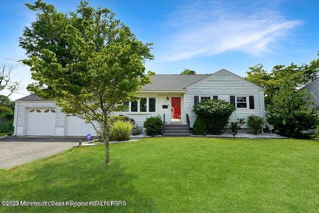 14 Arno Street, Oakhurst, NJ 07755