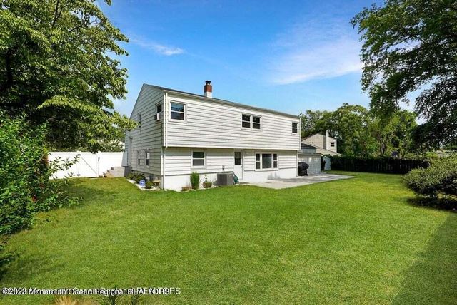 14 Arno Street, Oakhurst, NJ 07755