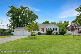 14 Arno Street, Oakhurst, NJ 07755