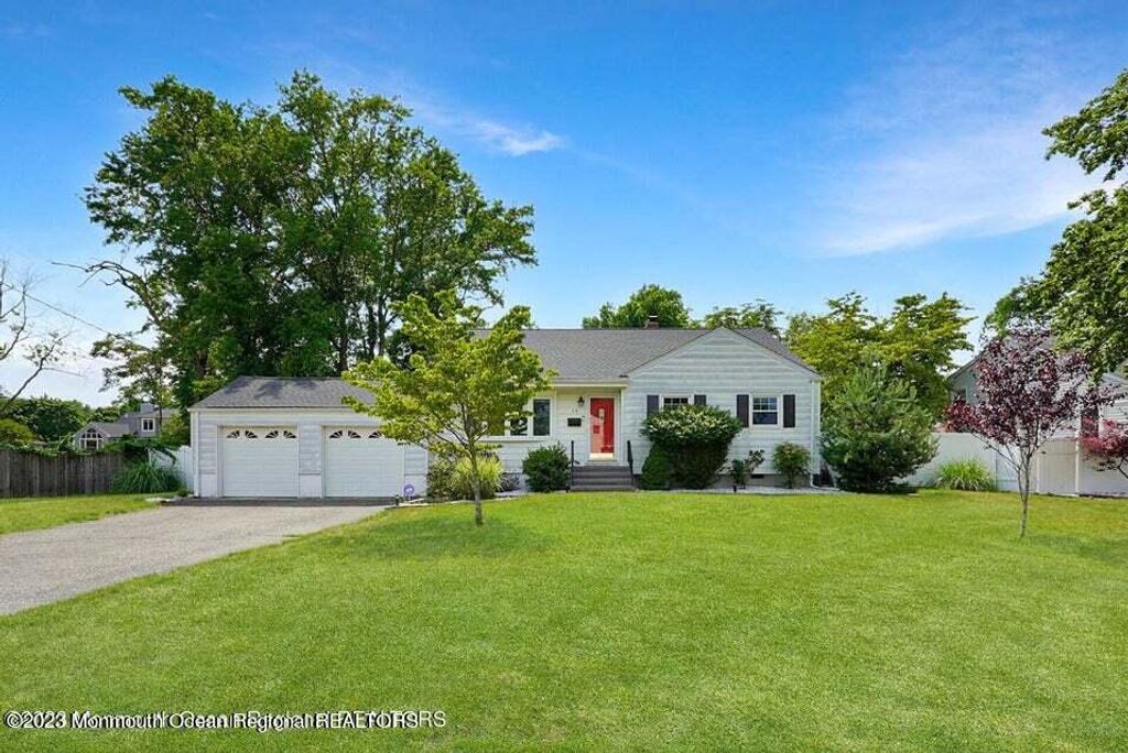 14 Arno Street, Oakhurst, NJ 07755