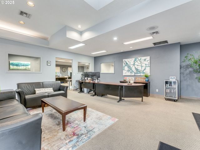 1215 Ne BAKER St, Mc Minnville, OR 97128