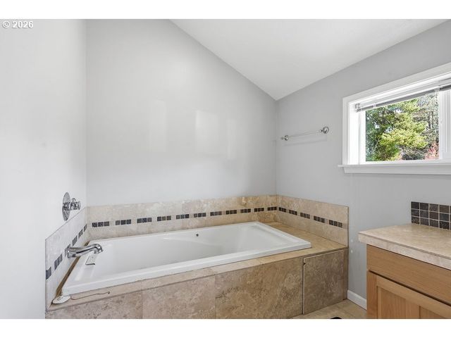 753 64TH St, Springfield, OR 97478