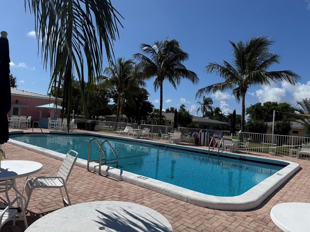 255 South Boulevard D, Boynton Beach, FL 33435
