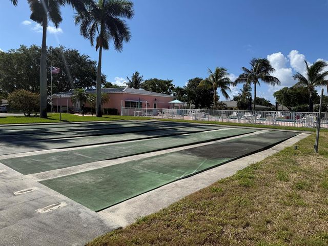 255 South Boulevard D, Boynton Beach, FL 33435