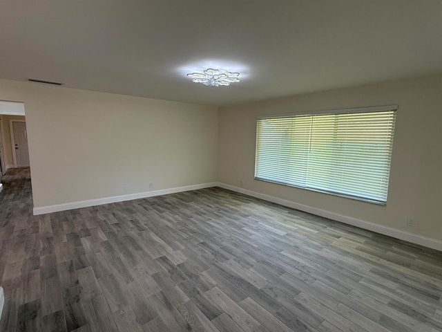 255 South Boulevard D, Boynton Beach, FL 33435