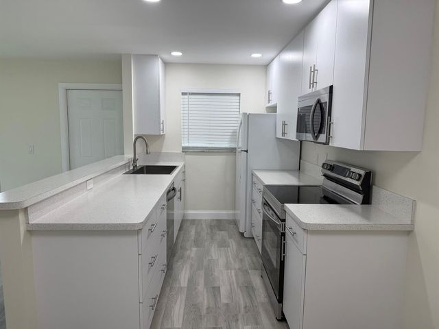 255 South Boulevard D, Boynton Beach, FL 33435