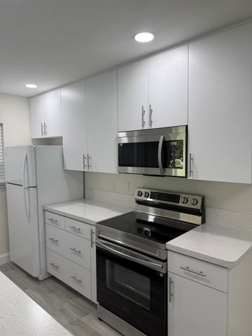 255 South Boulevard D, Boynton Beach, FL 33435