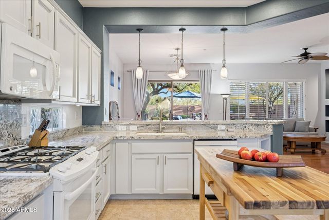 41606 N EMERALD LAKE Drive, Anthem, AZ 85086