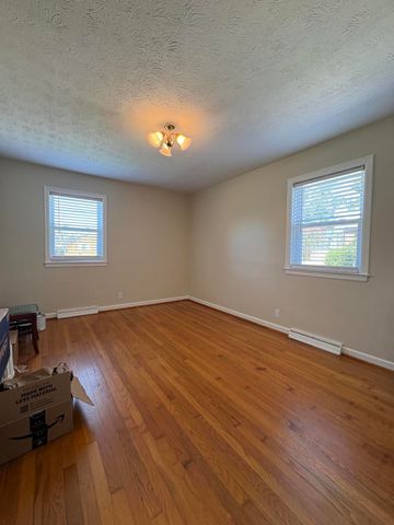 345 College Manor, Harrodsburg, KY 40330