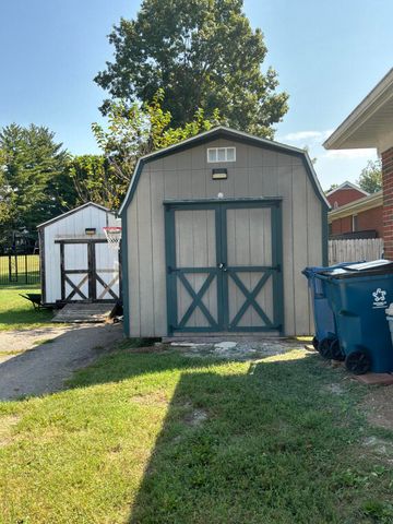 345 College Manor, Harrodsburg, KY 40330