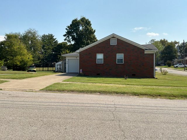 345 College Manor, Harrodsburg, KY 40330