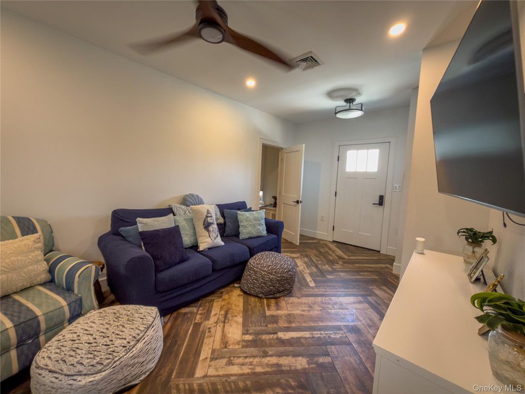 723 W Olive Street, Long Beach, NY 11561 — photo 5