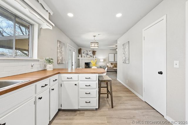 1693 S Sycamore Avenue, Broken Arrow, OK 74012