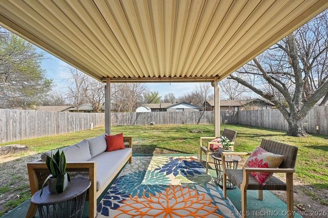 1693 S Sycamore Avenue, Broken Arrow, OK 74012