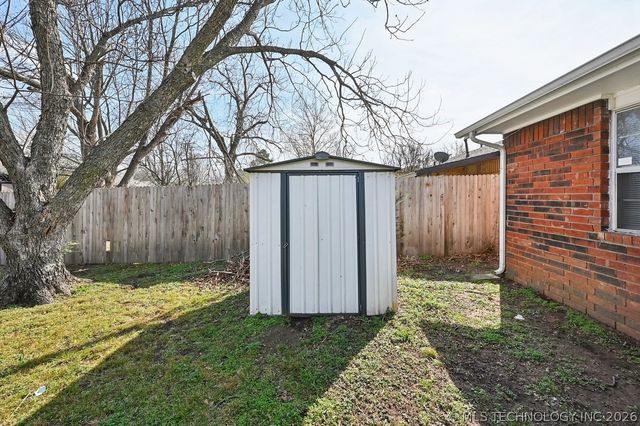 1693 S Sycamore Avenue, Broken Arrow, OK 74012