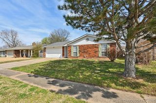 1693 S Sycamore Avenue, Broken Arrow, OK 74012