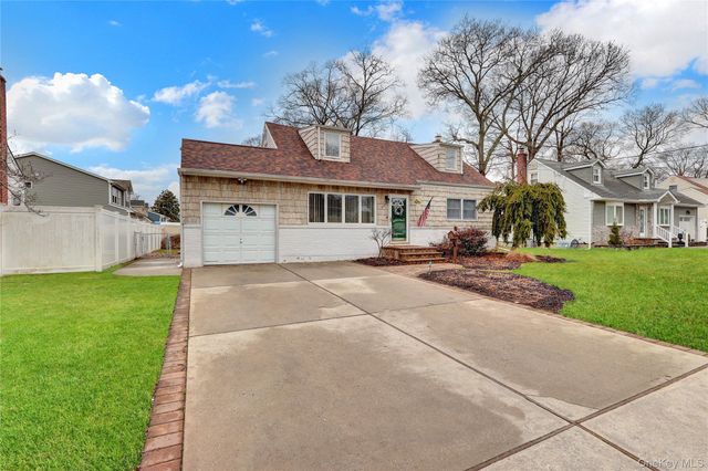 214 Whittier Avenue, North Babylon, NY 11703