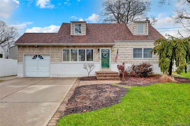 214 Whittier Avenue, North Babylon, NY 11703