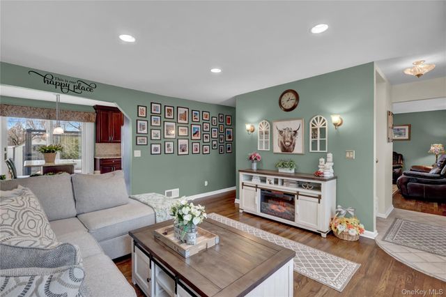 214 Whittier Avenue, North Babylon, NY 11703
