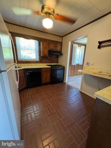 521 BAYLOR RD, Glen Burnie, MD 21061