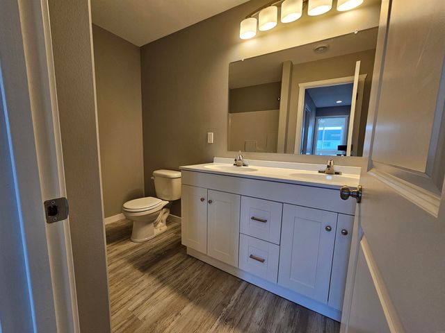 4124 Omaha Avenue, Waterloo, IA 50702