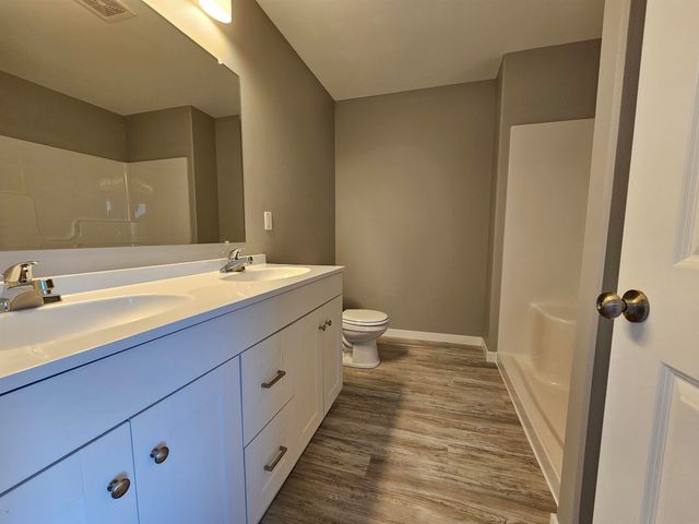 4124 Omaha Avenue, Waterloo, IA 50702