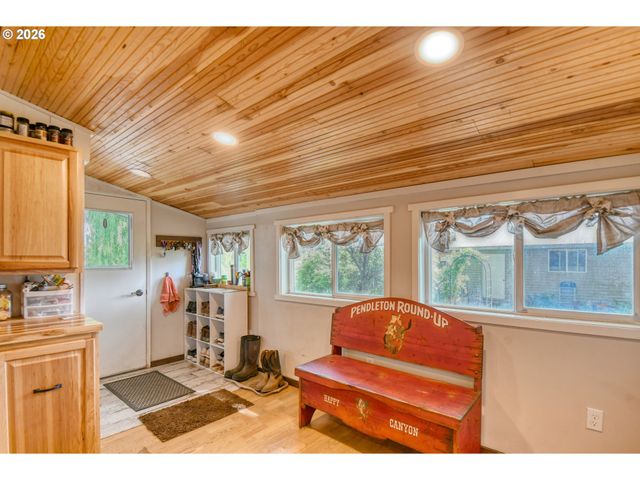 73561 WILLIAMS Ln, Pendleton, OR 97801