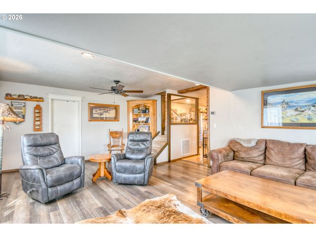 73561 WILLIAMS Ln, Pendleton, OR 97801