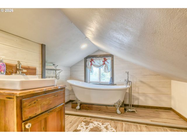 73561 WILLIAMS Ln, Pendleton, OR 97801