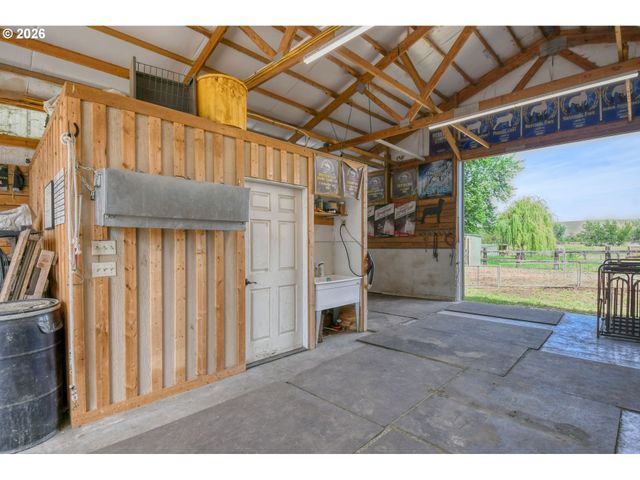 73561 WILLIAMS Ln, Pendleton, OR 97801