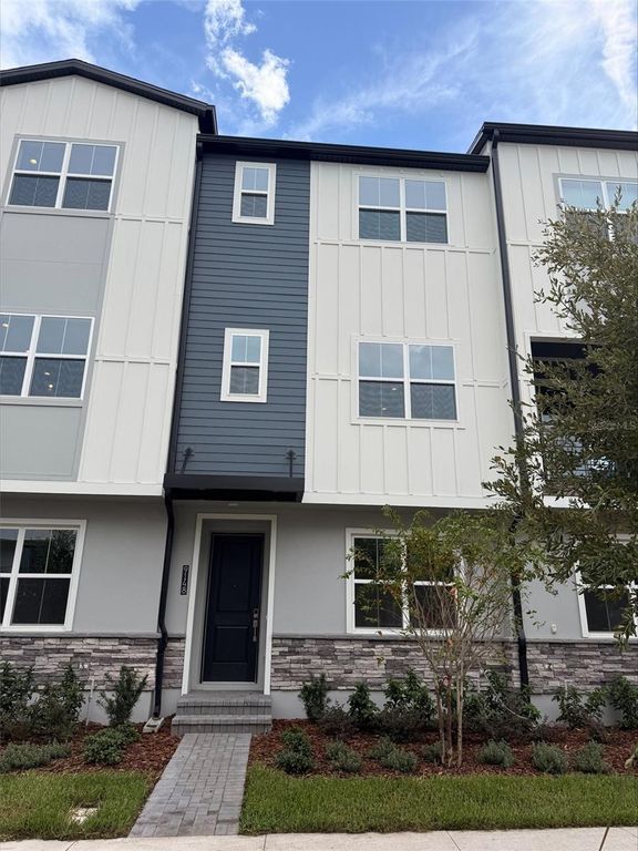 Image 1 of property listing at 9148 SINATRA LANE, Orlando, FL 32827