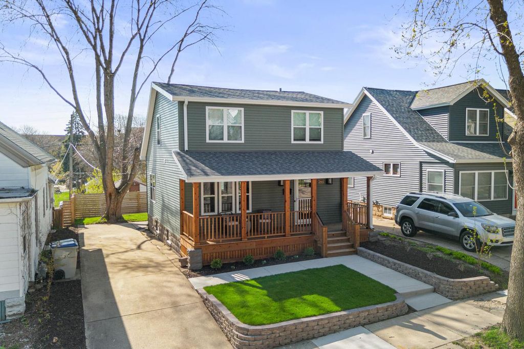 2611 S Austin STREET, Milwaukee, WI 53207