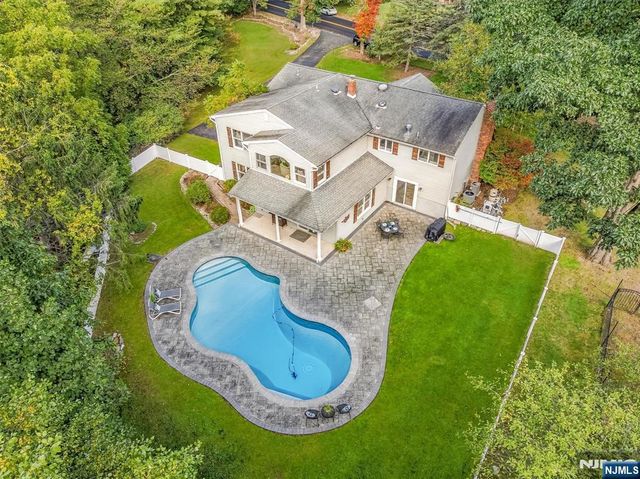 345 Shadyside Road, Ramsey, NJ 07446