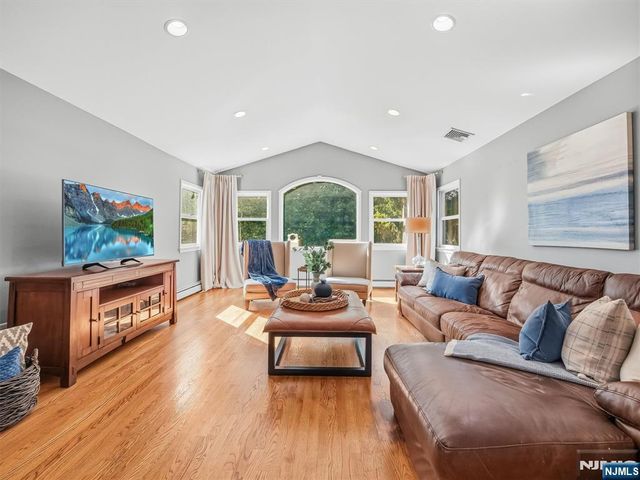 345 Shadyside Road, Ramsey, NJ 07446