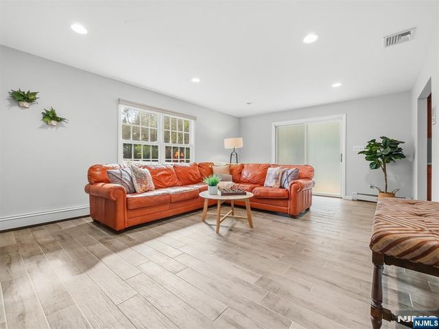 345 Shadyside Road, Ramsey, NJ 07446