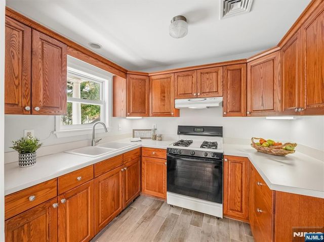 345 Shadyside Road, Ramsey, NJ 07446