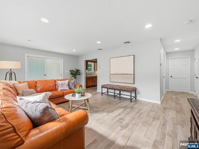 345 Shadyside Road, Ramsey, NJ 07446