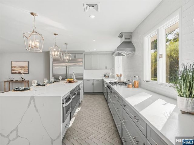 345 Shadyside Road, Ramsey, NJ 07446
