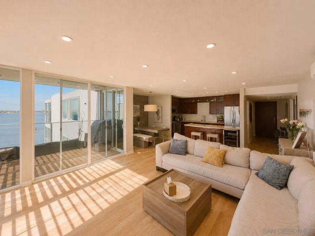 3850 RIVIERA DRIVE 3B, San Diego, CA 92109